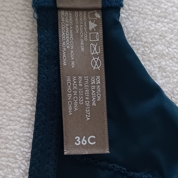 NWT Daisy Fuentes Push Up Bra, 36C - Picture 16 of 16